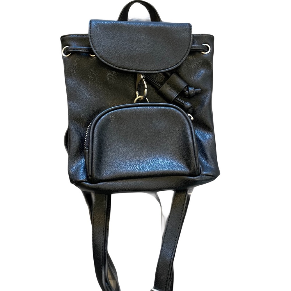 ❤️ URBAN OUTFITTERS UO BLACK VEGAN LEATHER BACKPACK